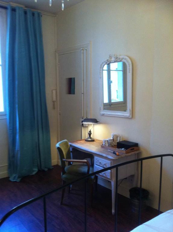A Room In Paris Room photo